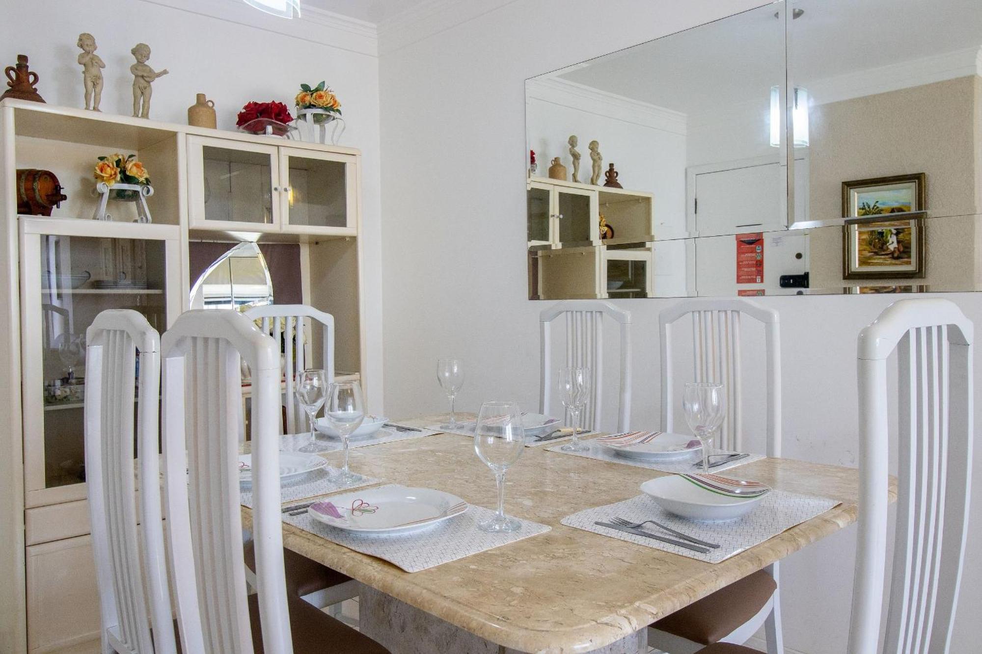 Bk64 - Prox Calcadao, 2 Dorm Climatizados * Balneario Camboriu